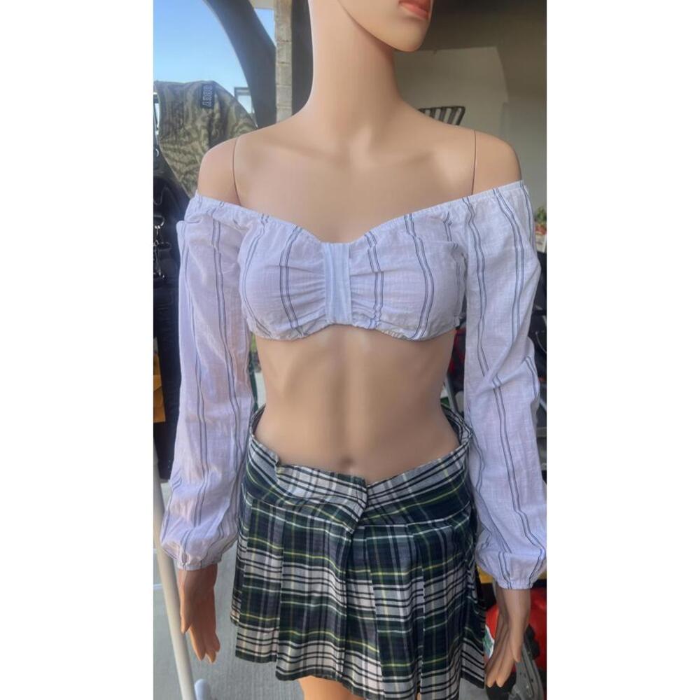 Women's Off-Shoulder Long Sleeve Crop Top with Plaid Pleated